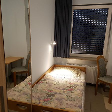 Hostel Gaestehaus Zum Padre Goch Esterno foto
